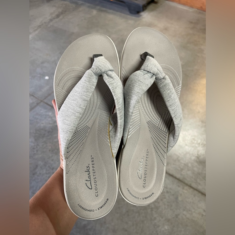 Women Clarks Cloudsteppers Sandals Gray Size 9